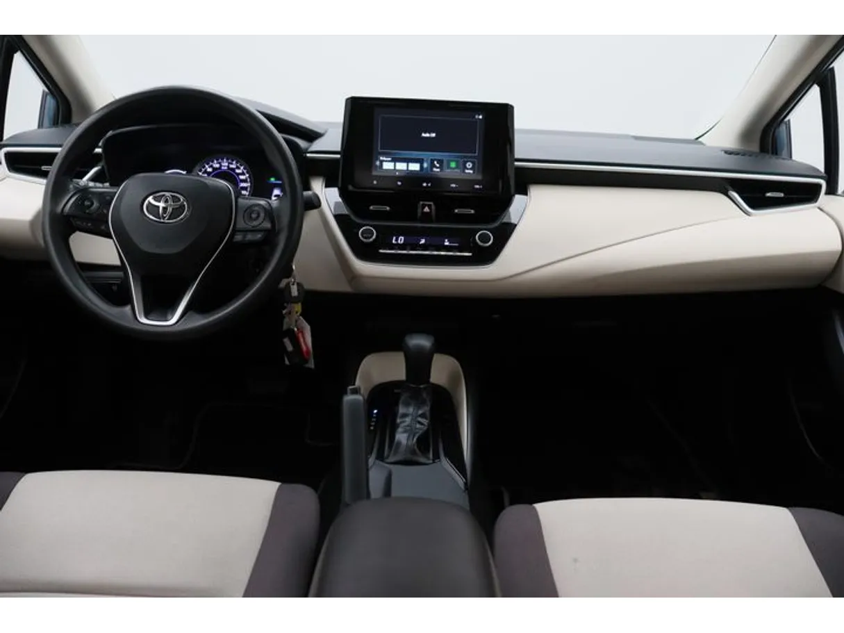 Car image 14
