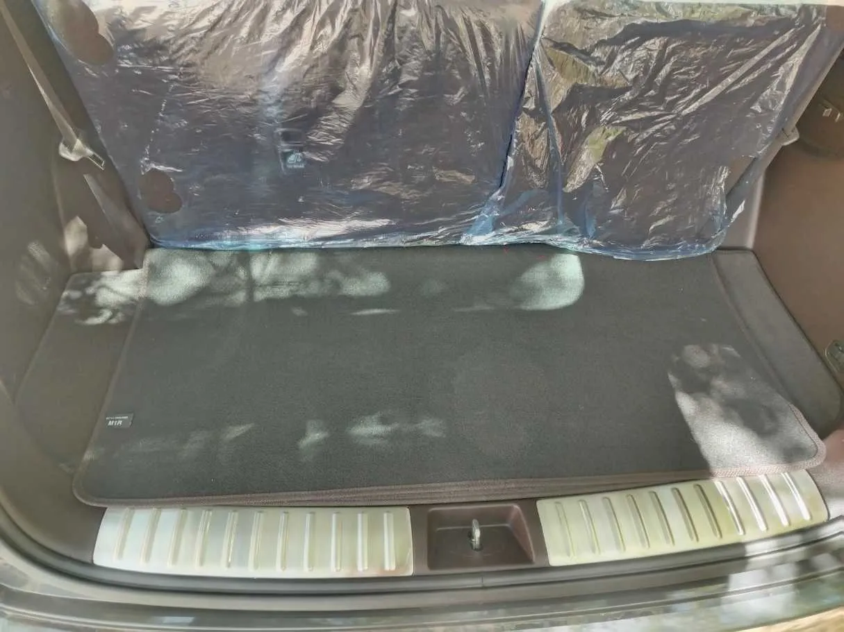 Car image 36