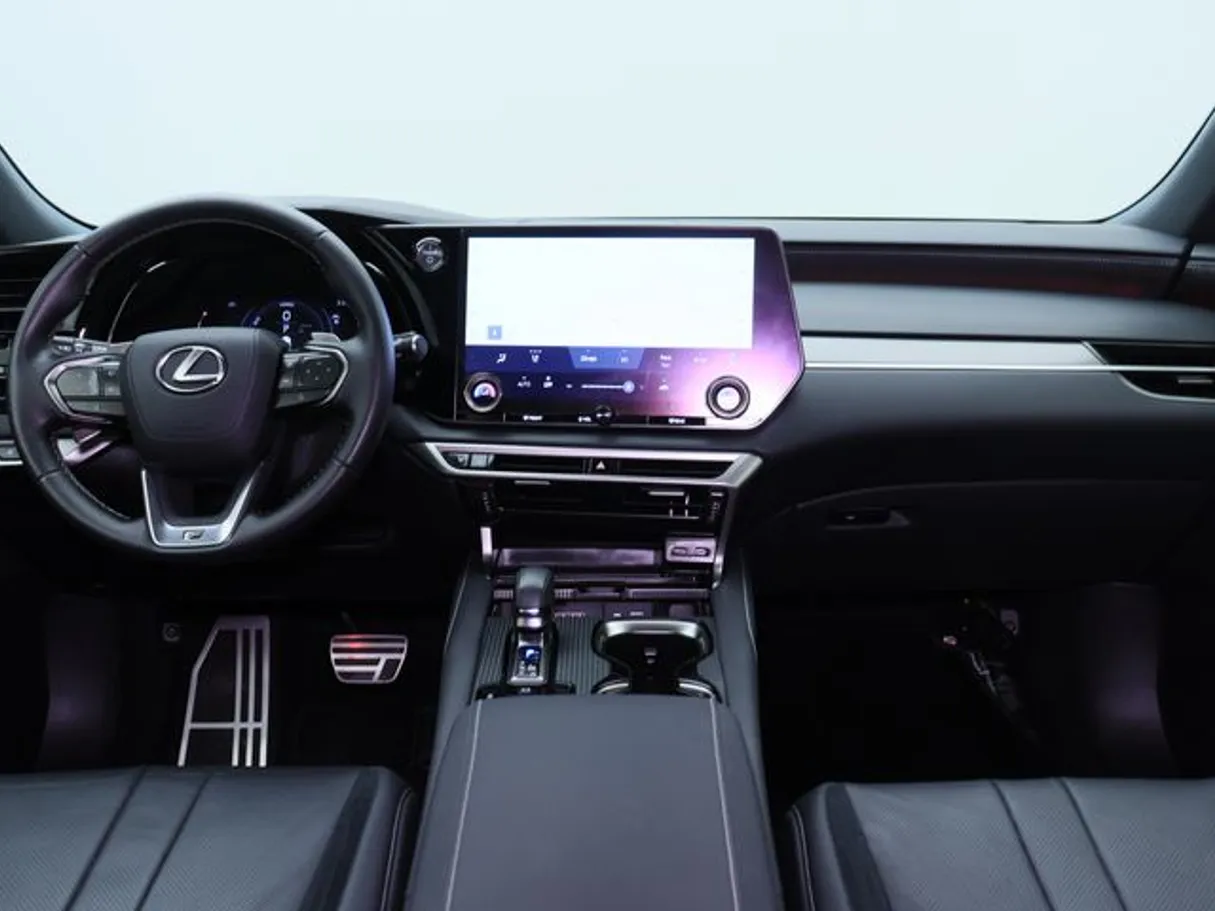Car image 14