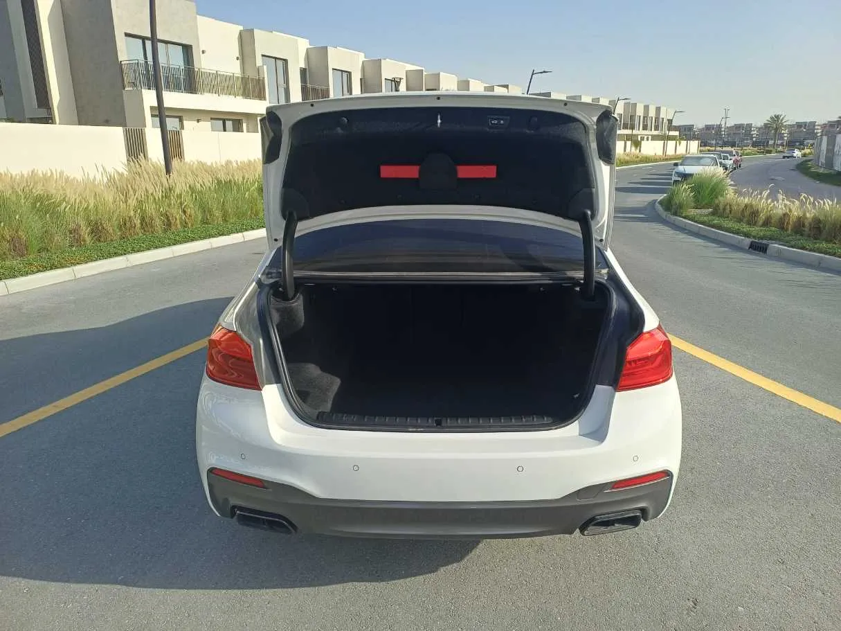 Car image 27