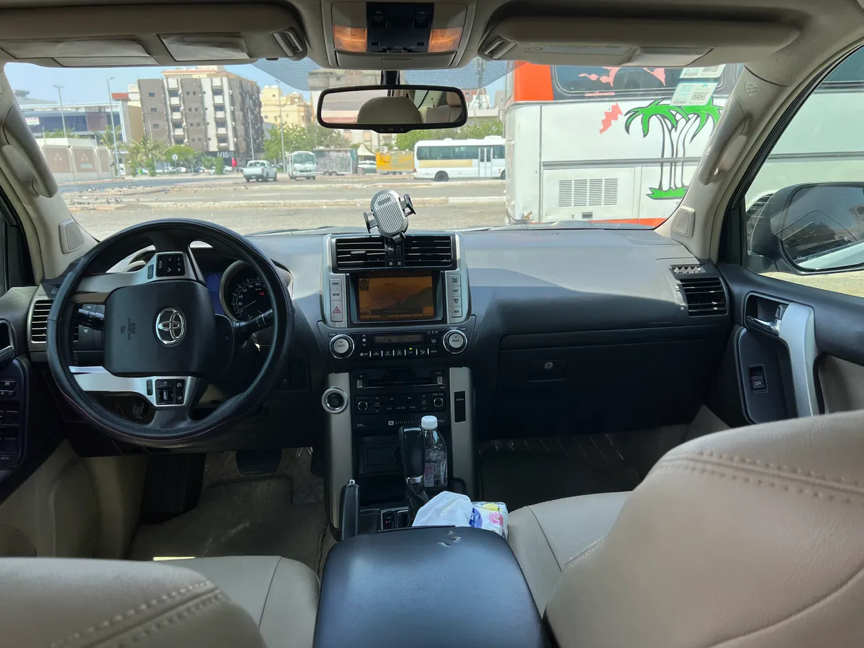 Car image 5