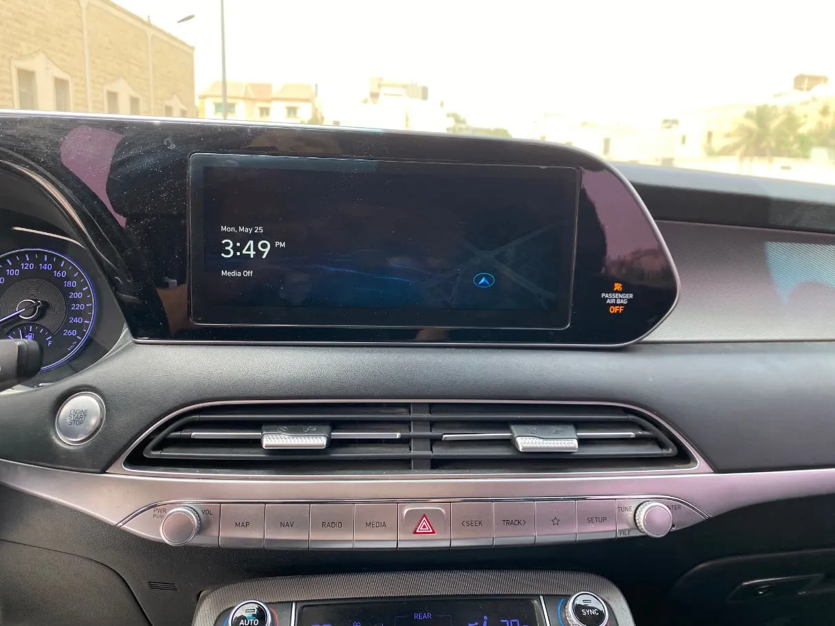 Car image 16