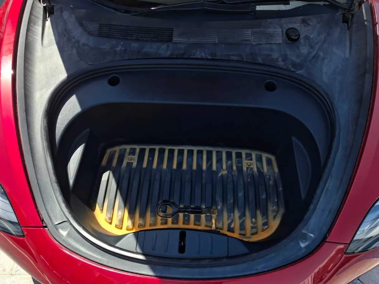 Car image 21