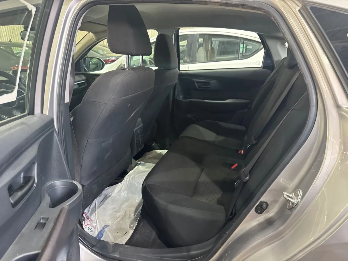Car image 11