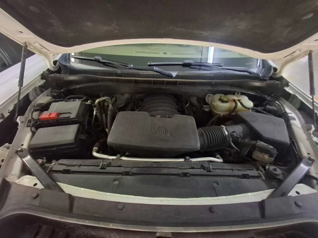 Car image 19