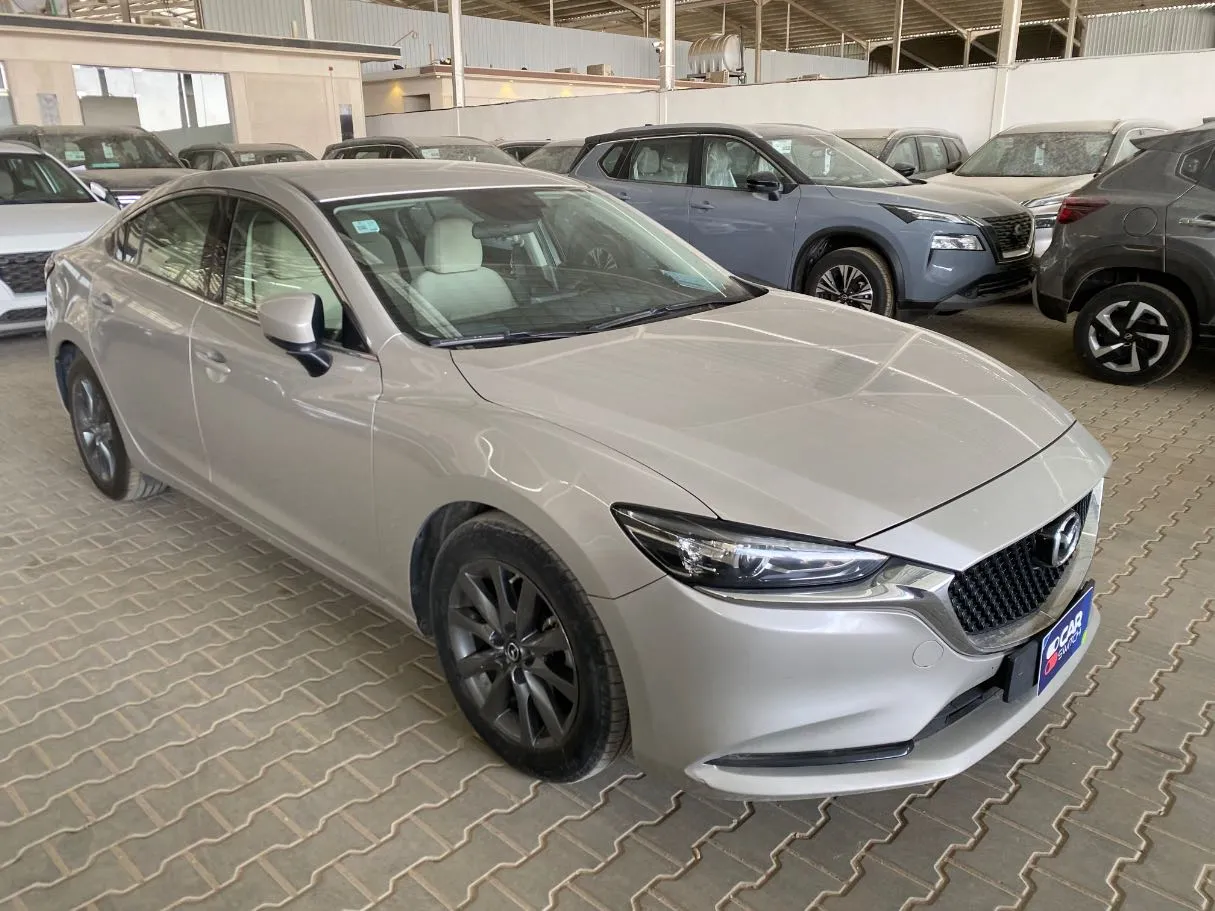 Car image 3