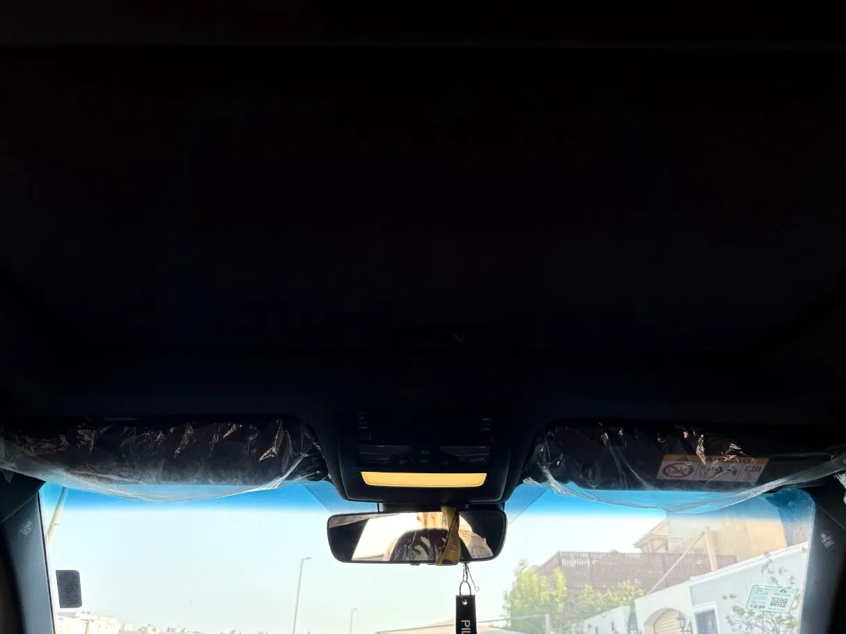 Car image 25
