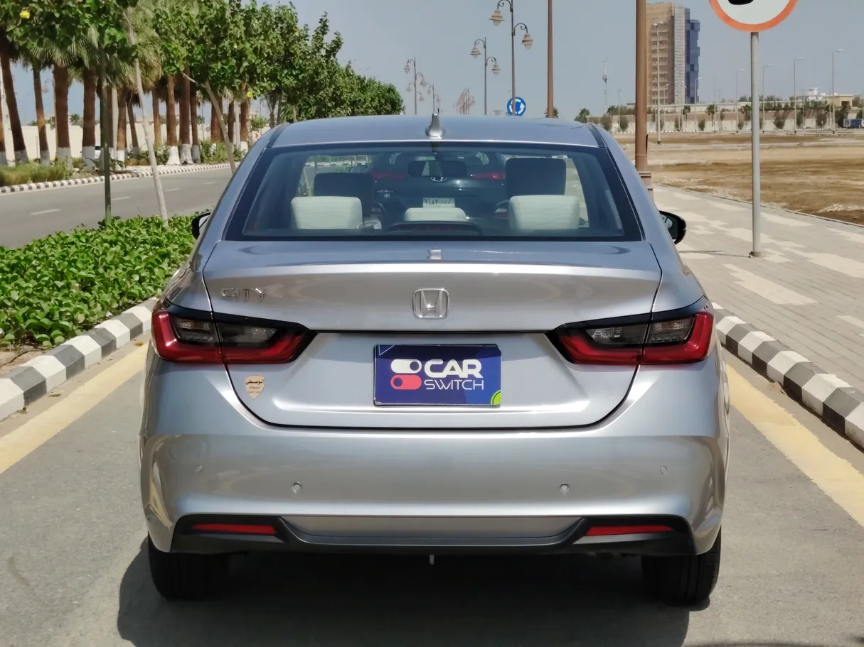 Car image 6
