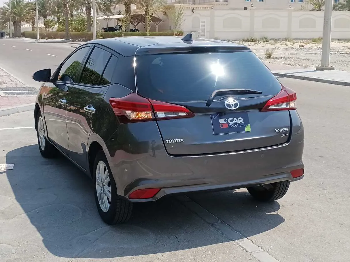 Car image 7
