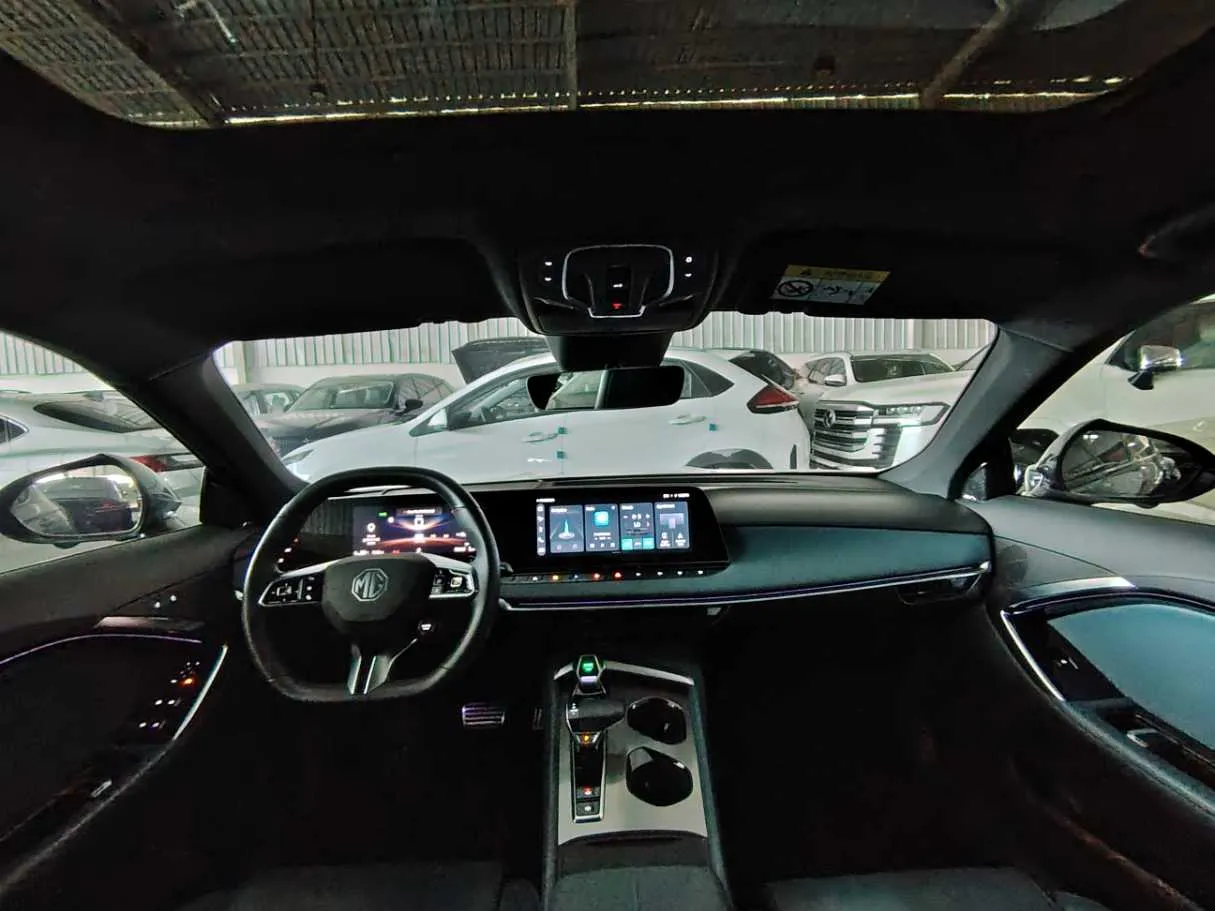 Car image 22