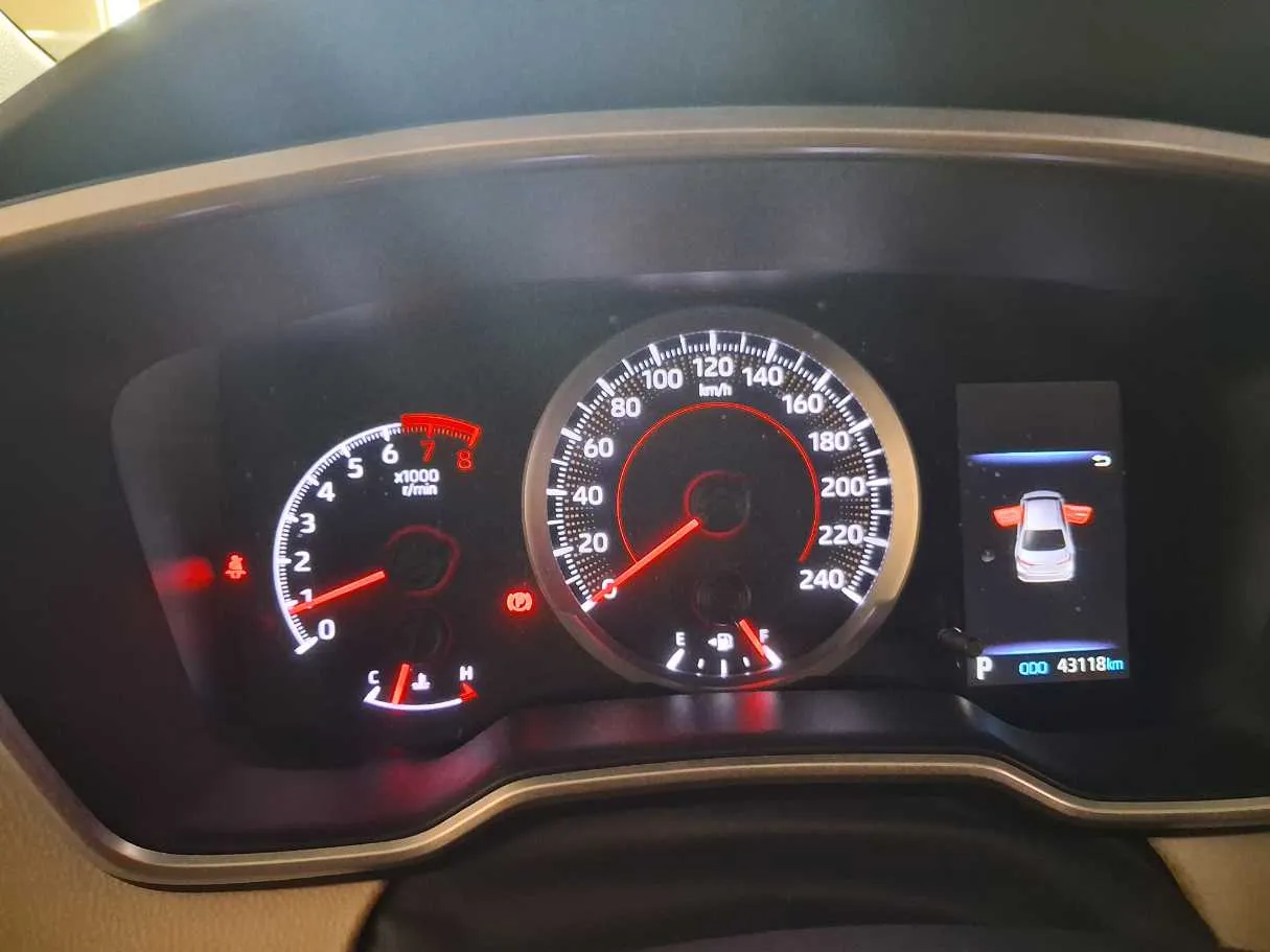 Car image 18