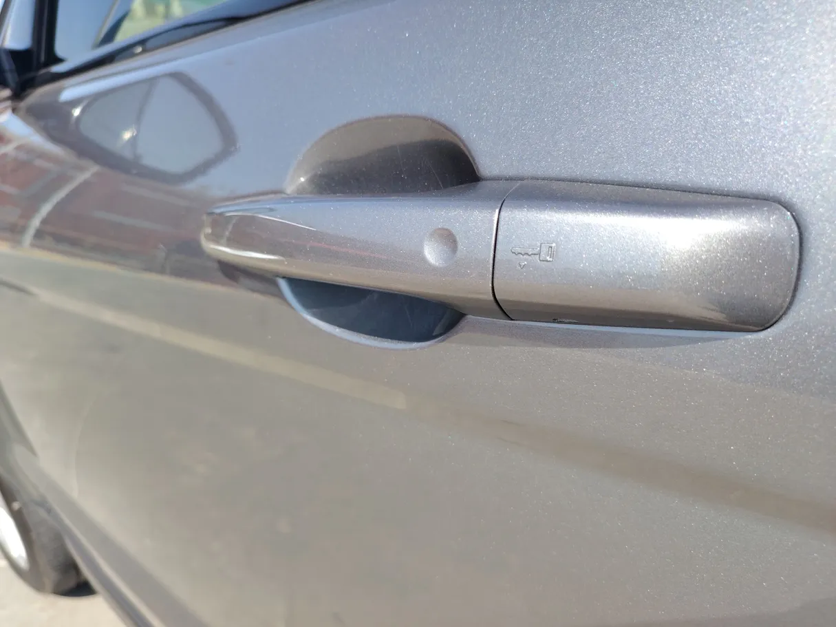 Car image 29