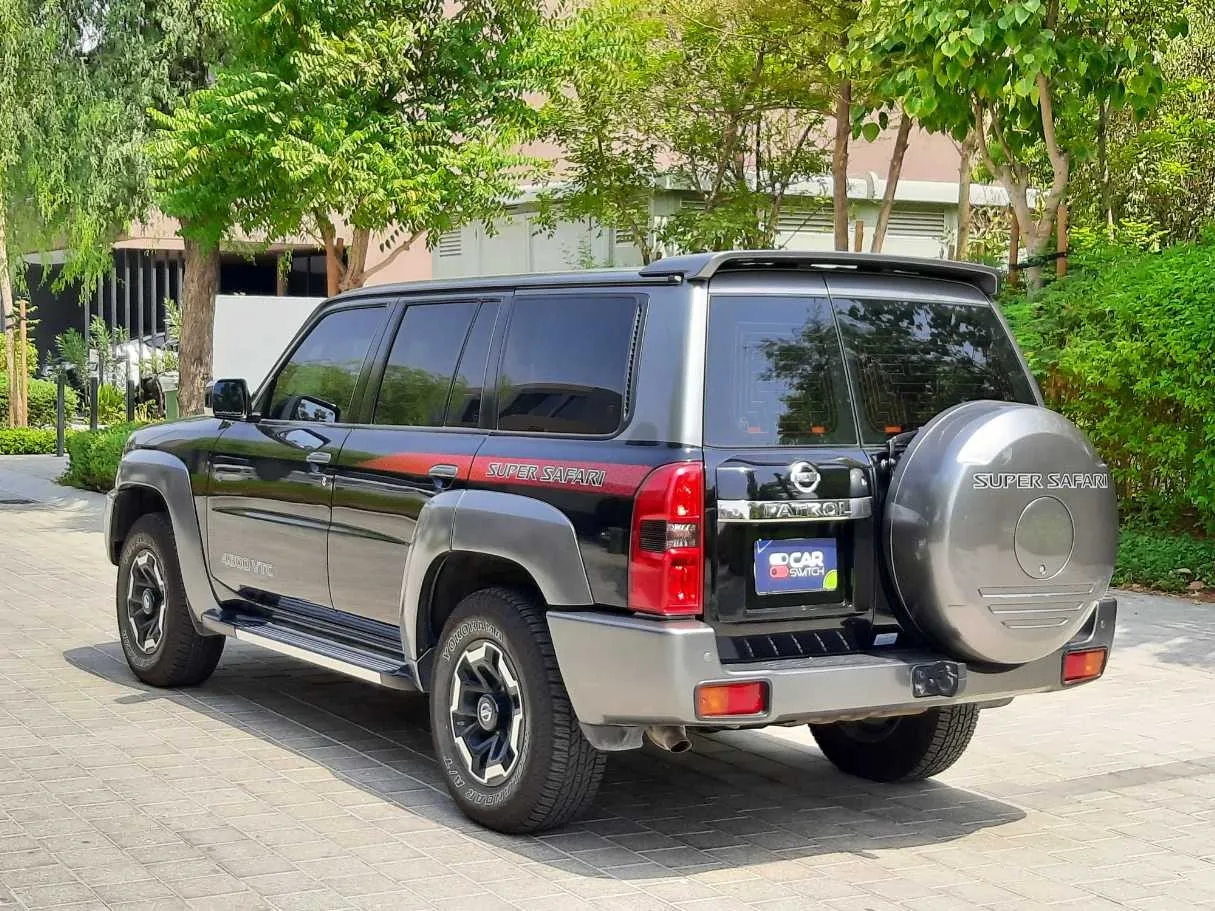 Car image 7
