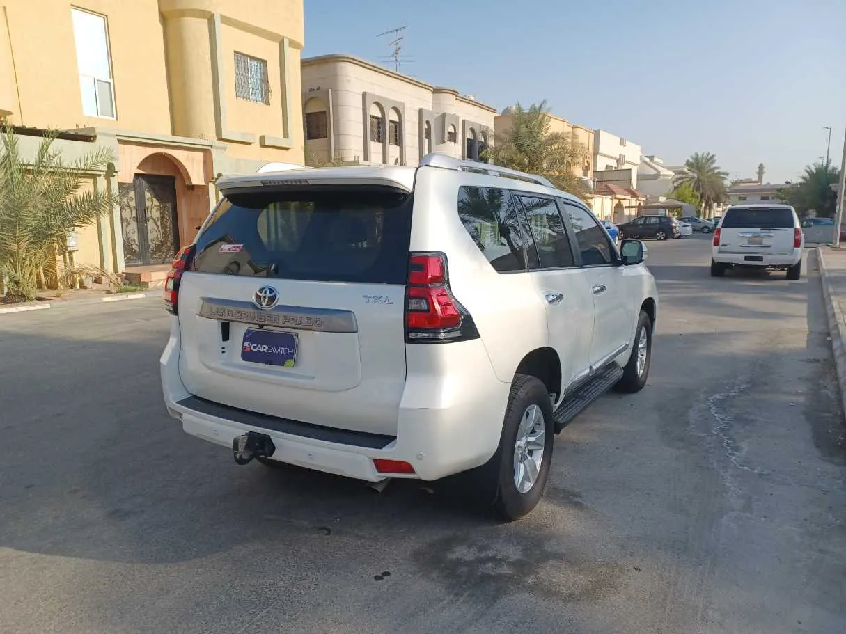 Car image 5
