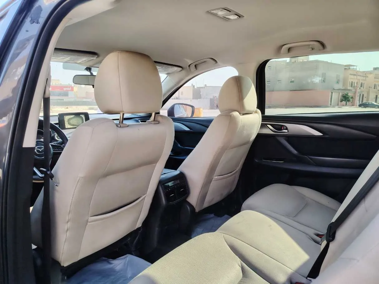 Car image 17