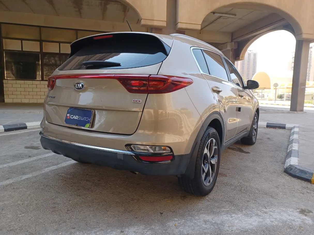 Car image 5