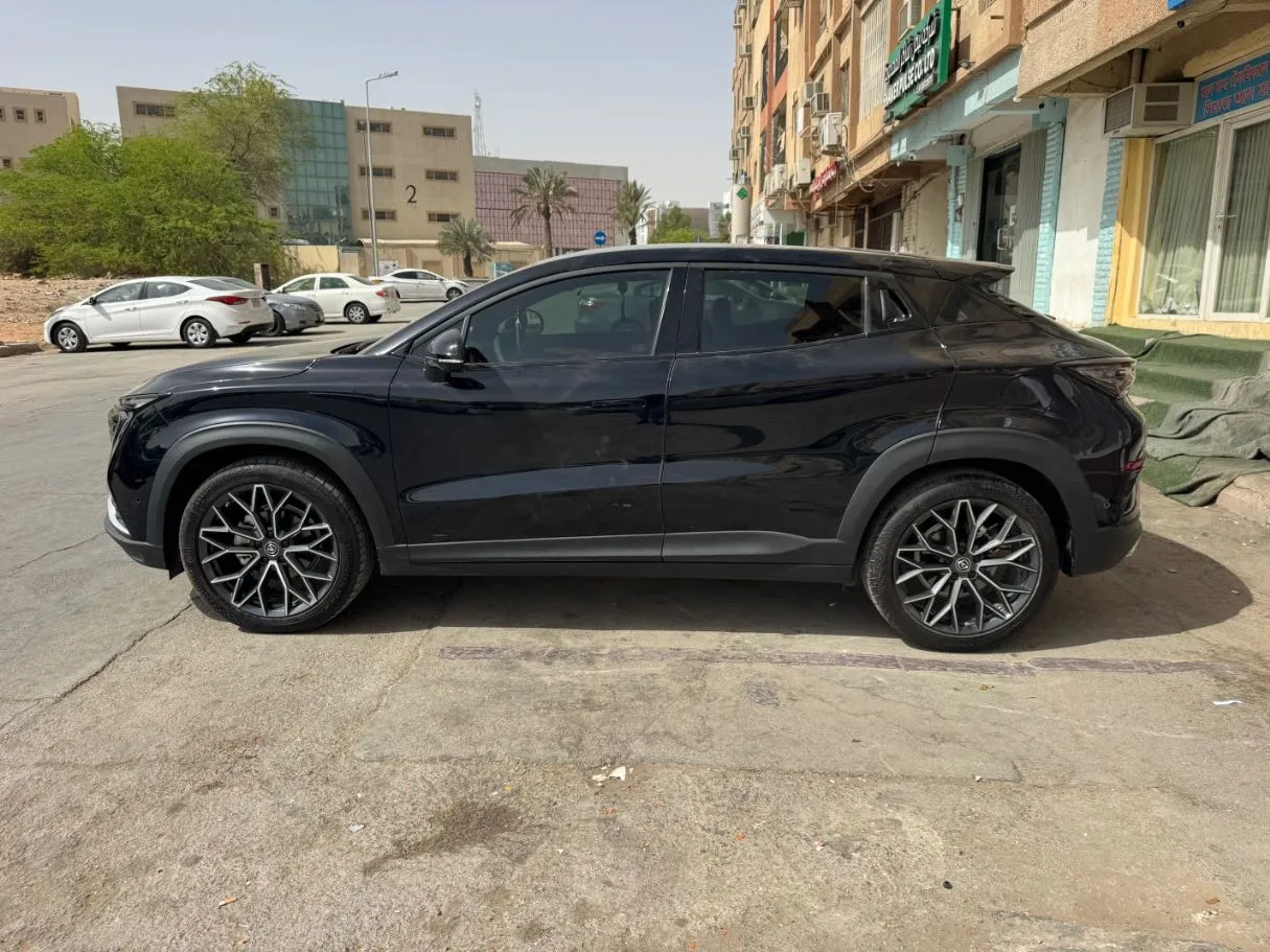 Car image 8