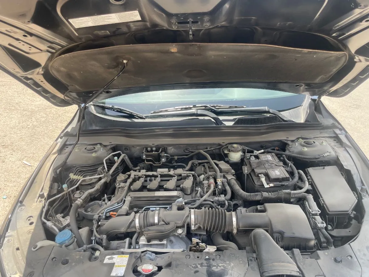 Car image 26