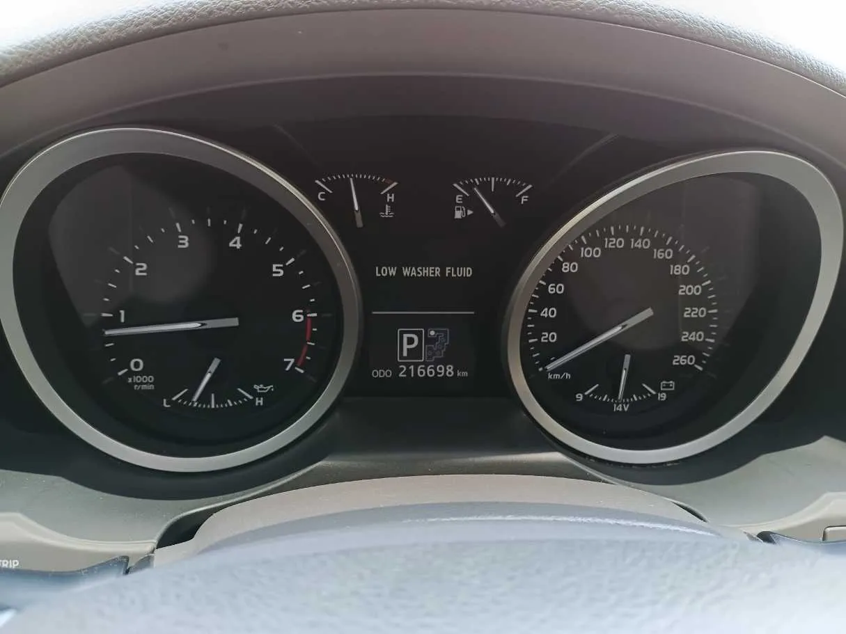 Car image 23