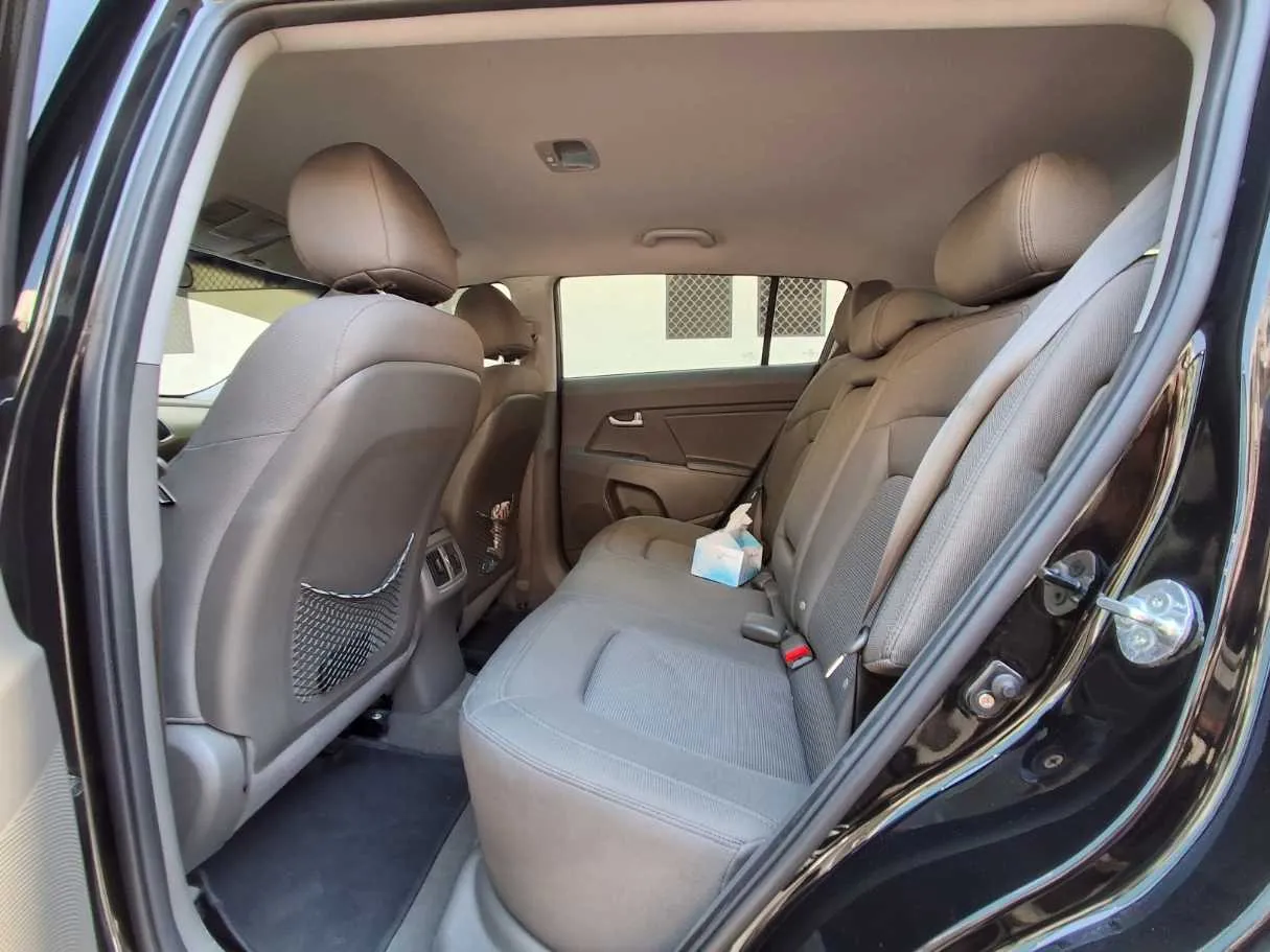 Car image 13