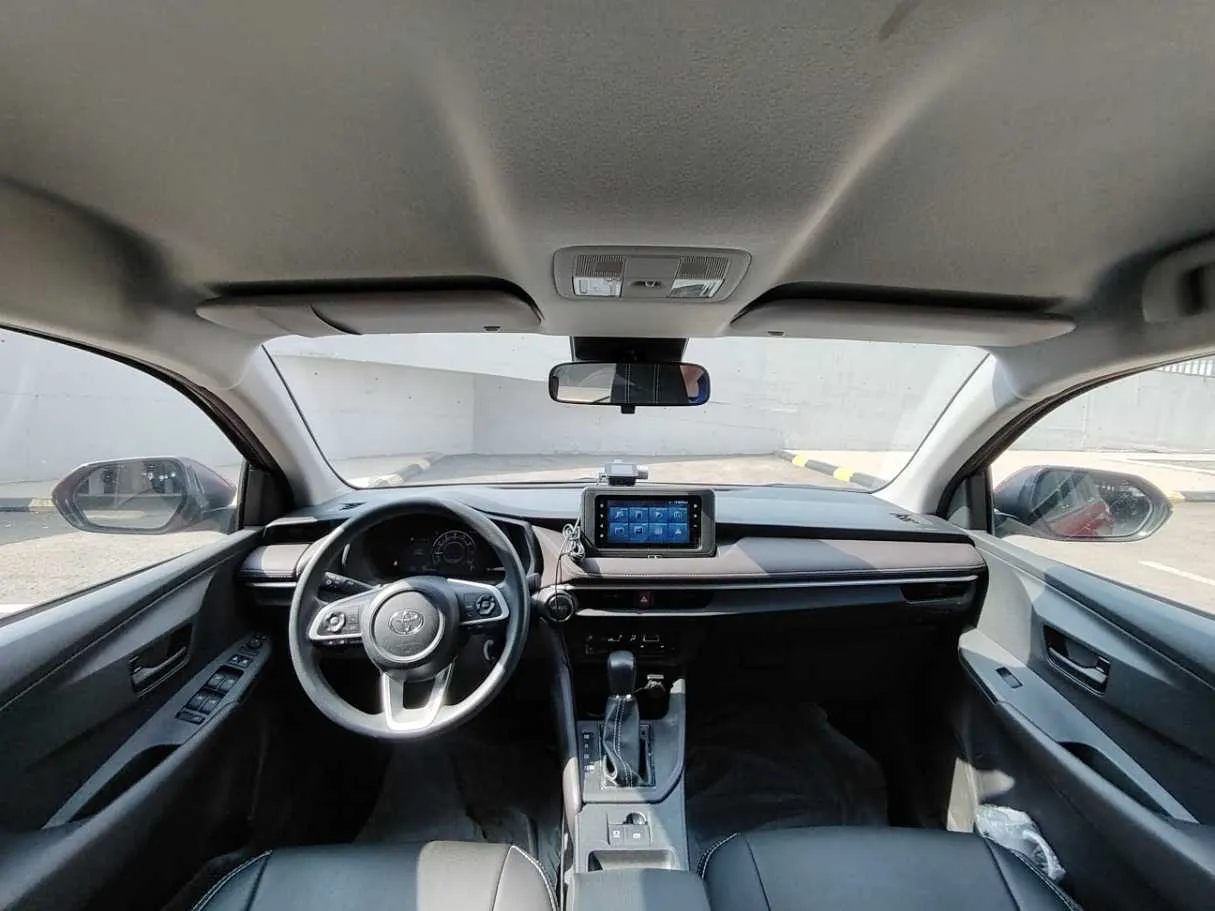 Car image 17