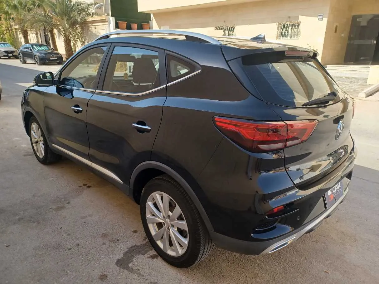 Car image 7