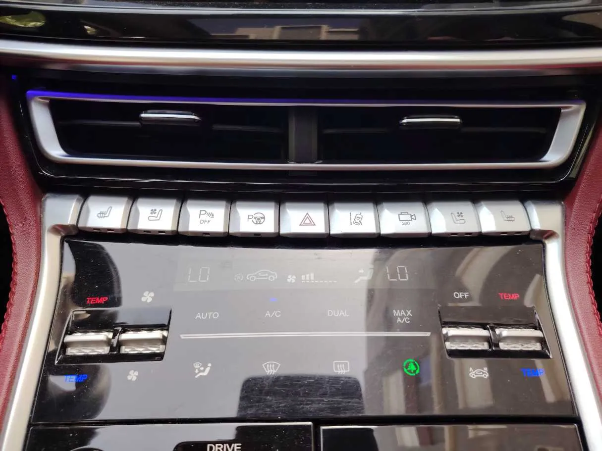Car image 21