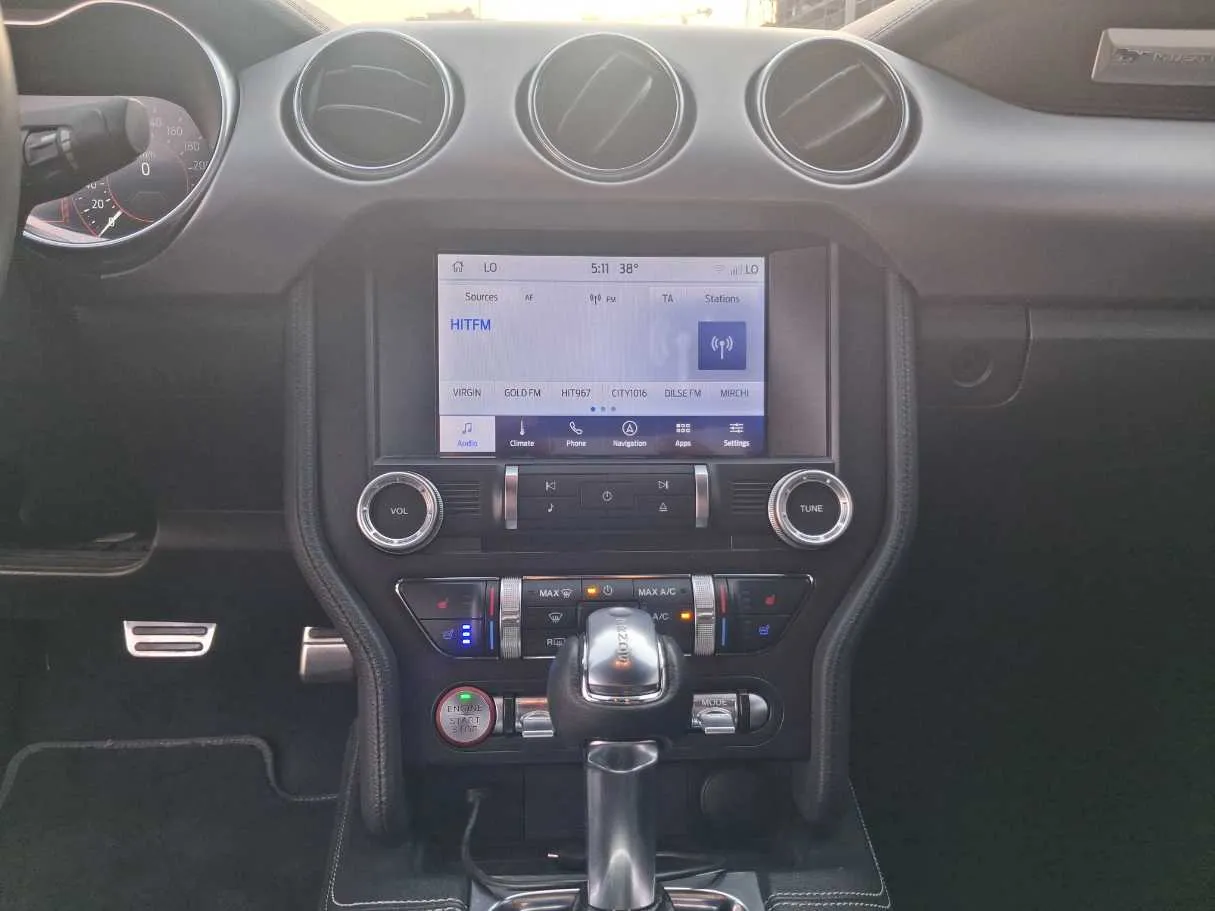 Car image 16