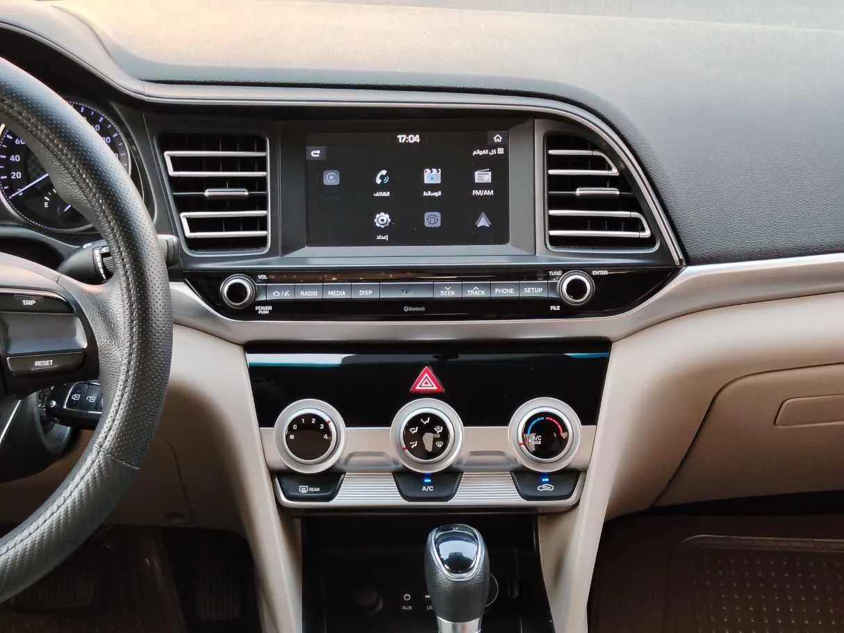 Car image 19