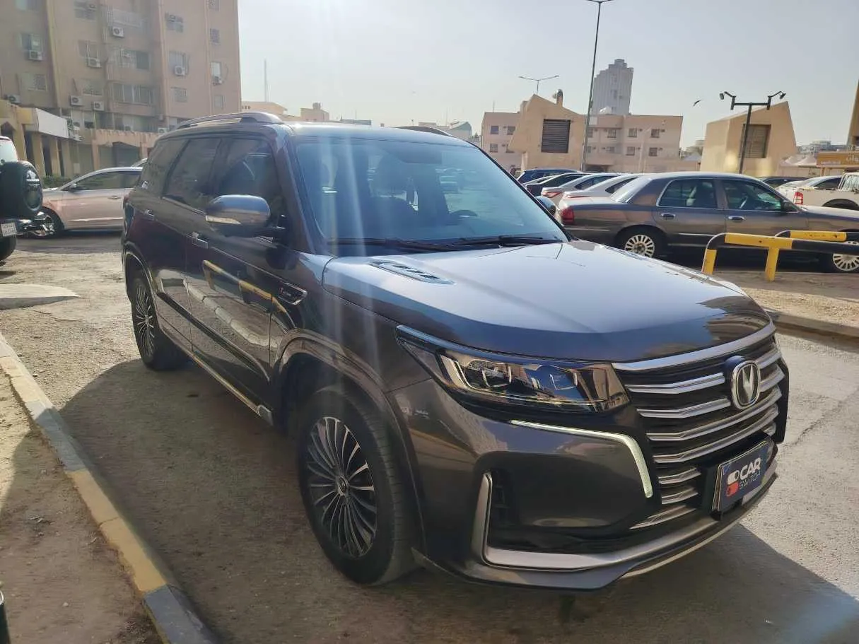Car image 3