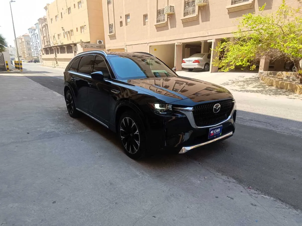 Car image 3
