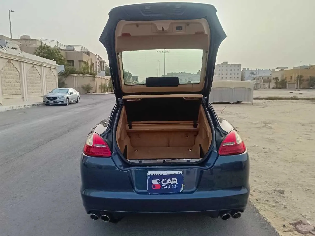 Car image 32