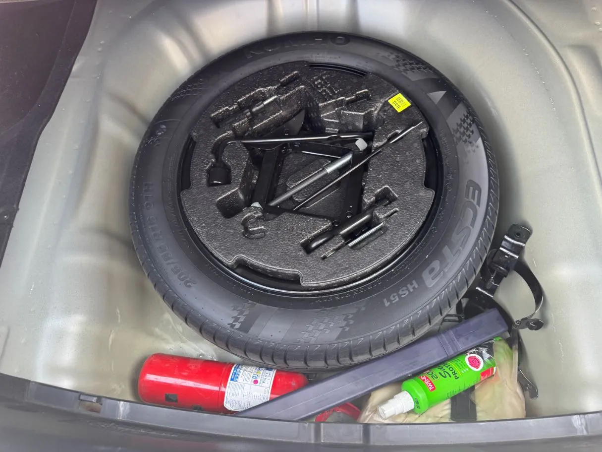 Car image 20