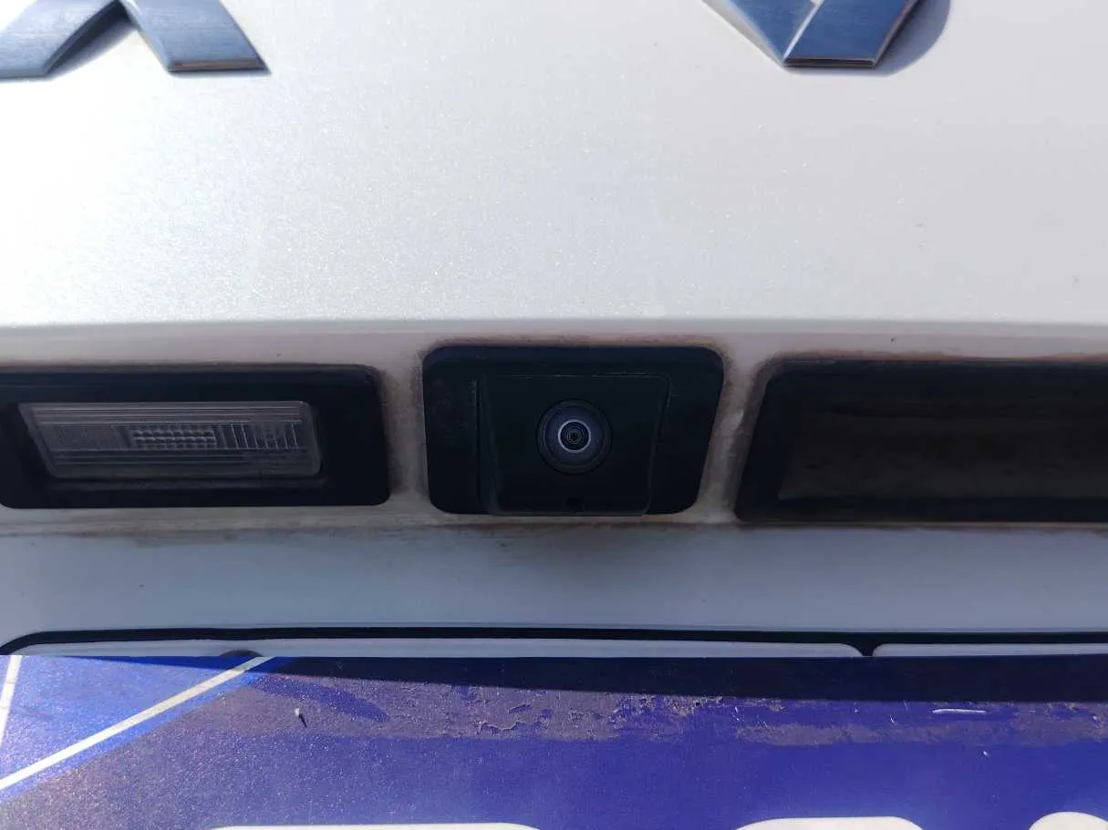 Car image 26