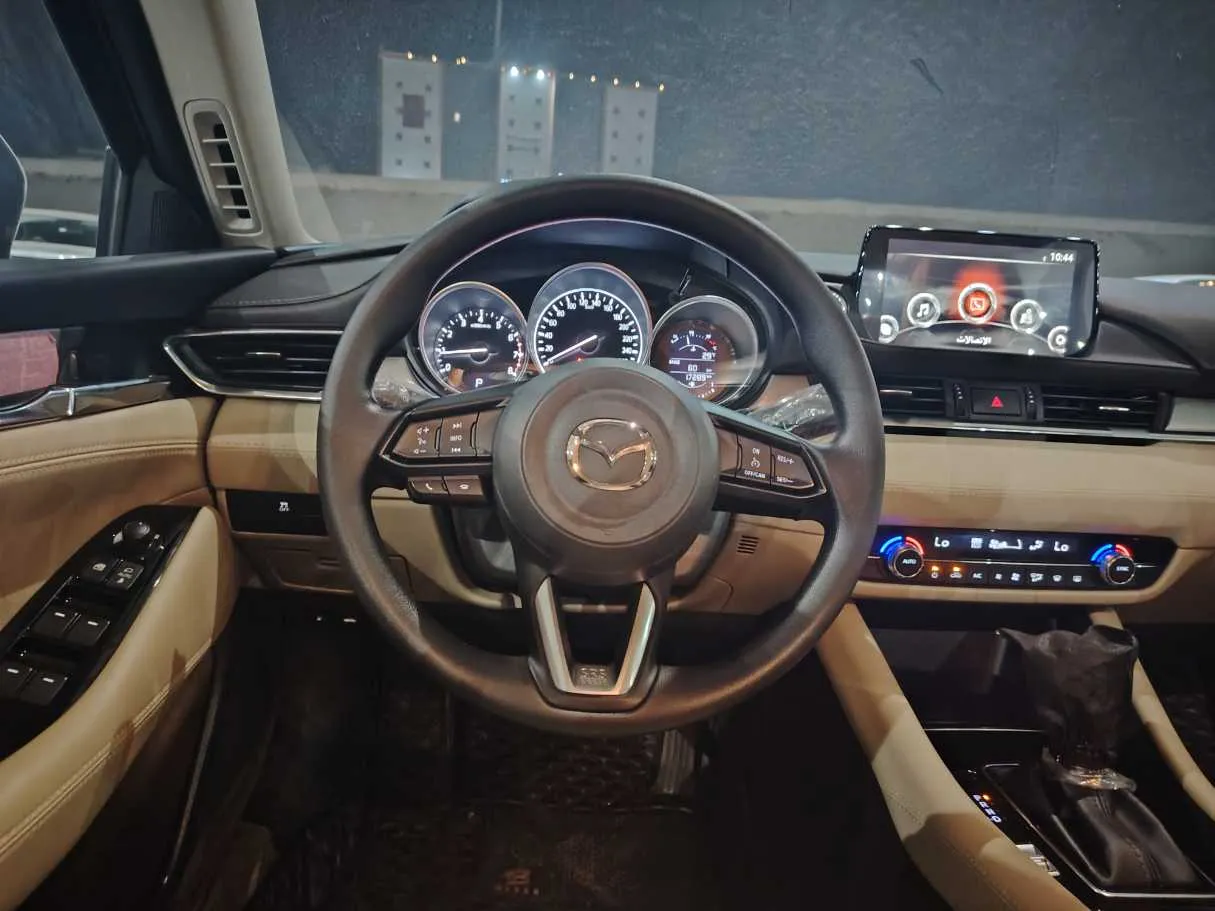 Car image 24