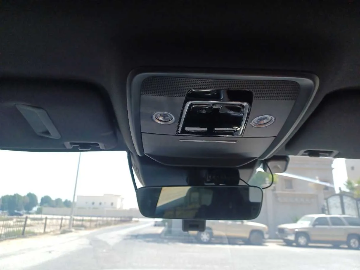 Car image 22