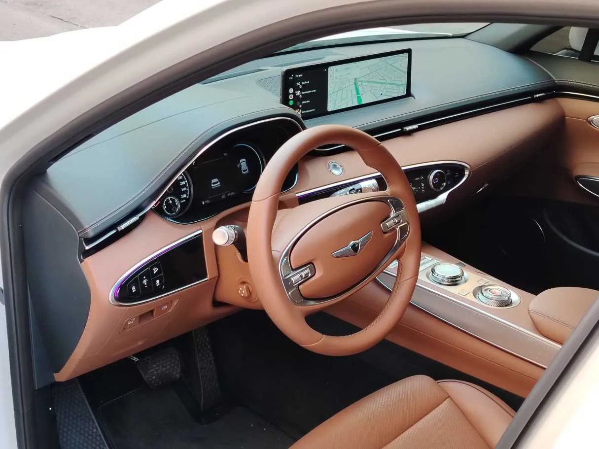 Car image 13
