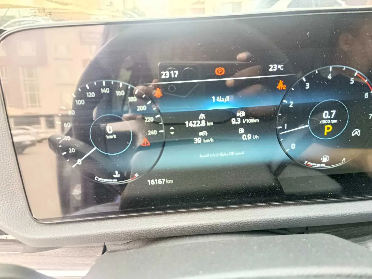 Car image 23