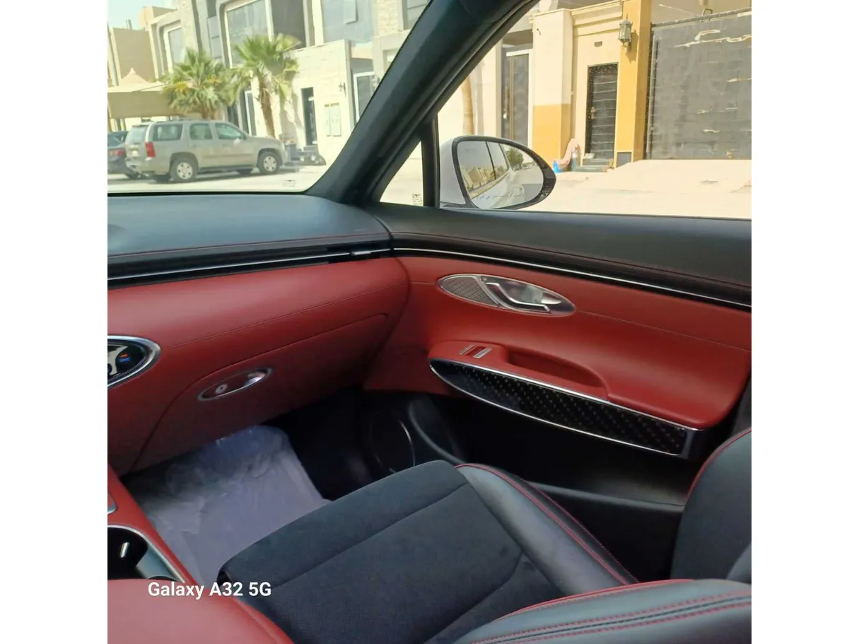 Car image 29