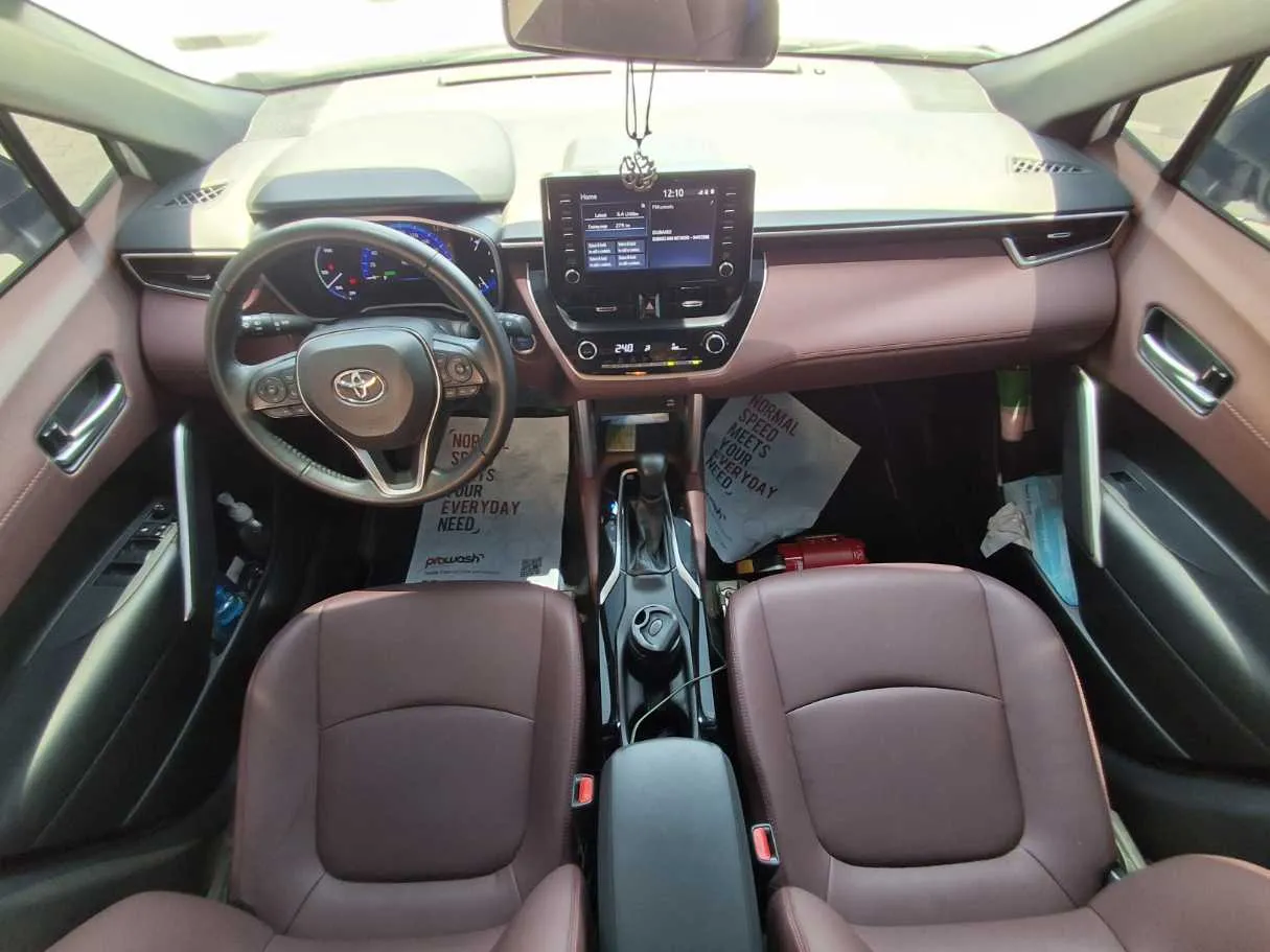 Car image 13