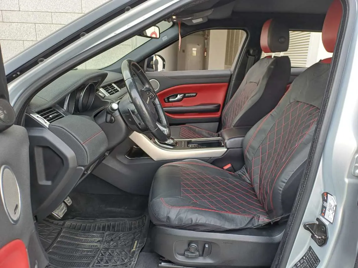 Car image 12