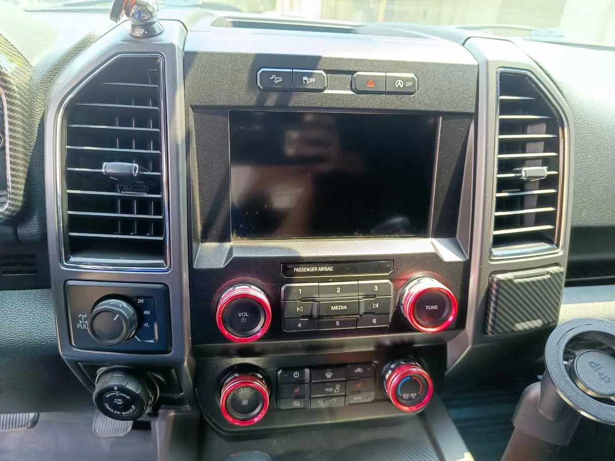 Car image 25