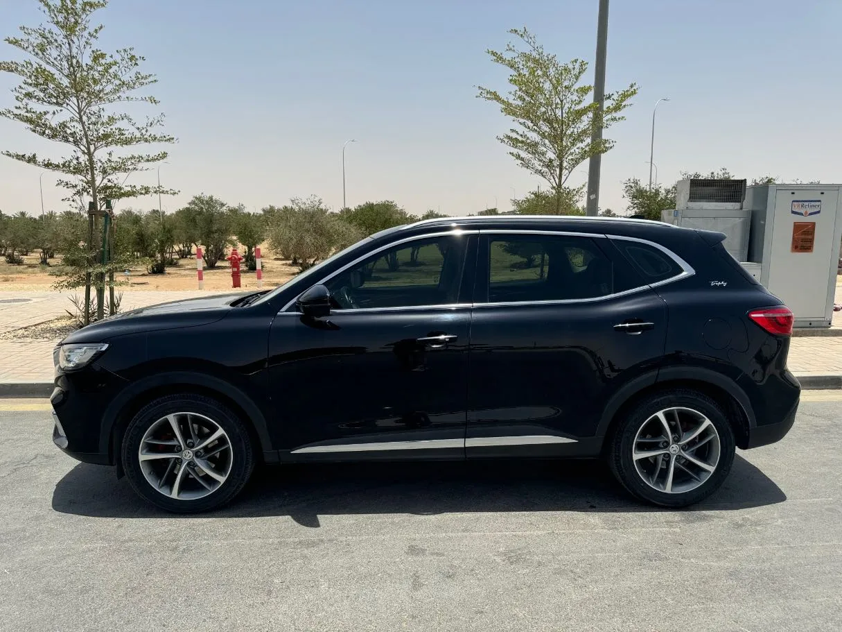Car image 8