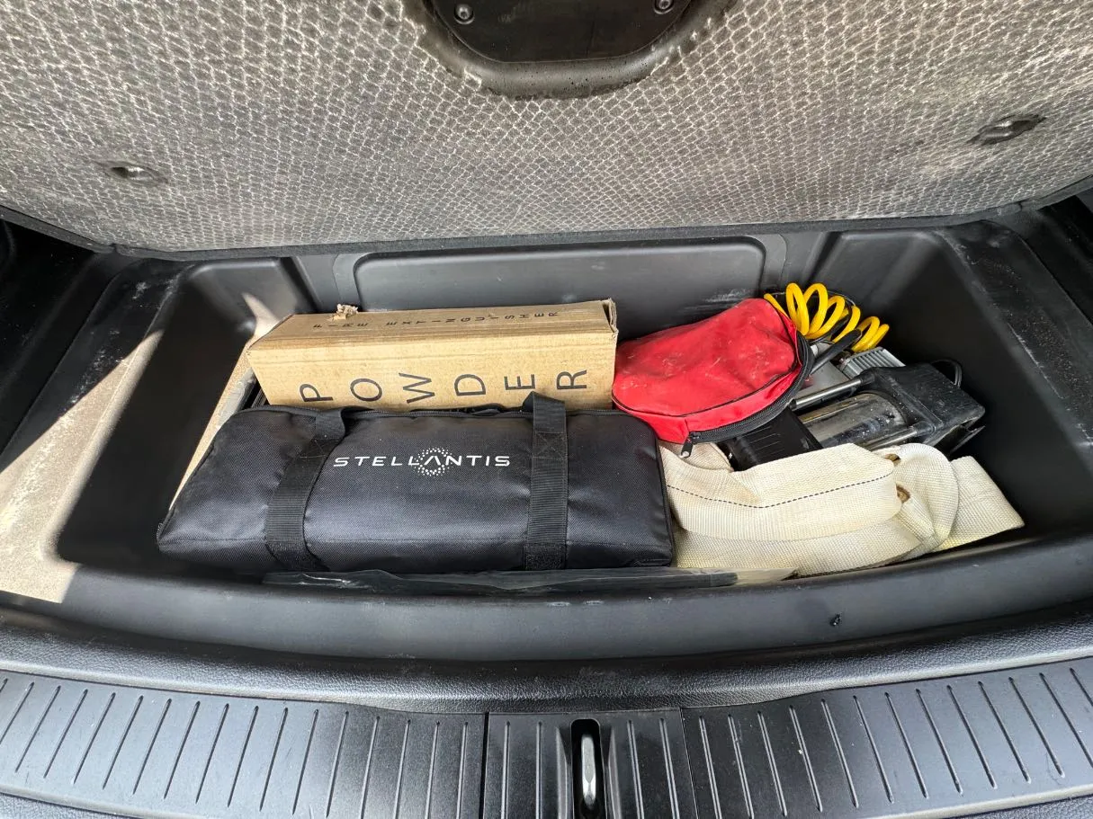 Car image 26