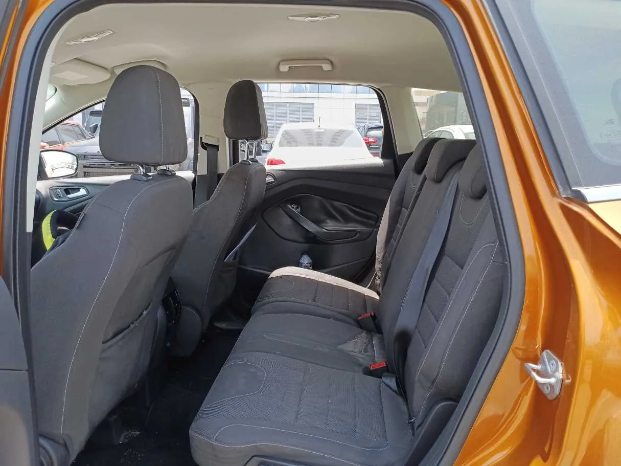 Car image 13