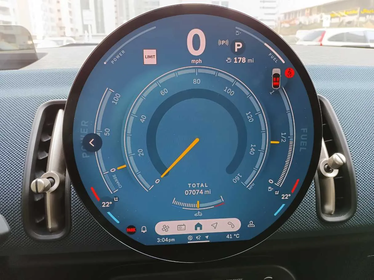 Car image 18