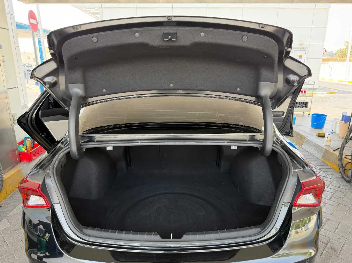 Car image 20