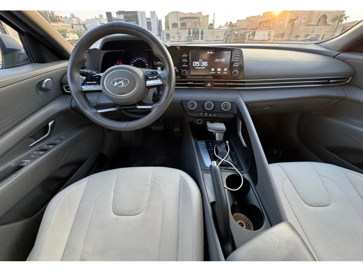Car image 7