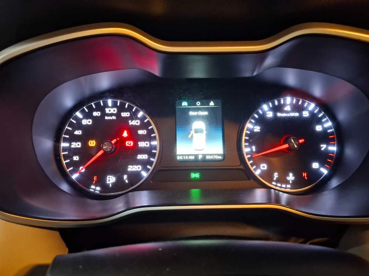 Car image 18