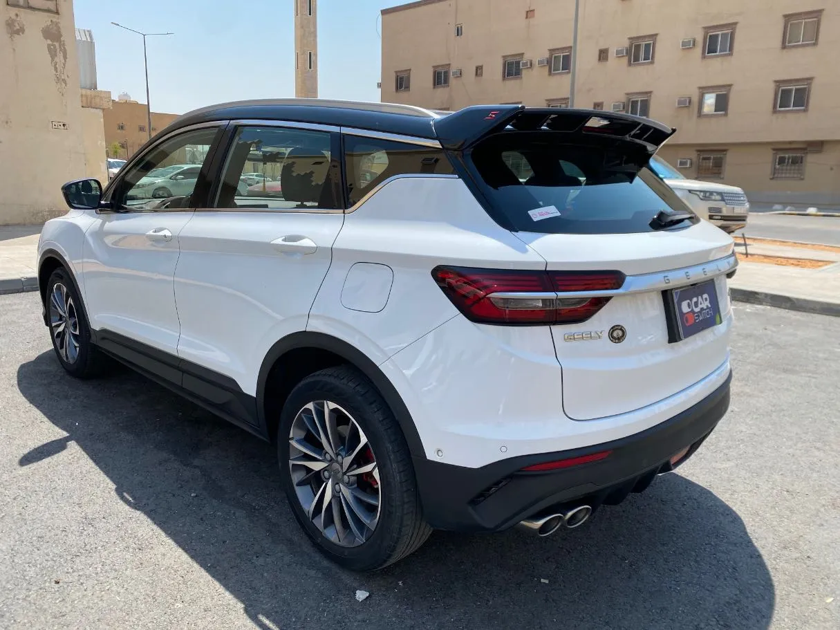 Car image 7